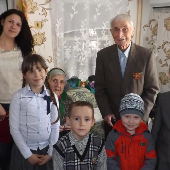 СПАСИБО ВАМ, РОДНЫЕ НАШИ ДЕДЫ...