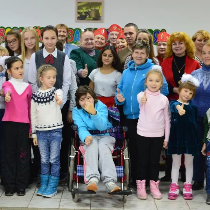 Возьмемся за руки друзья!