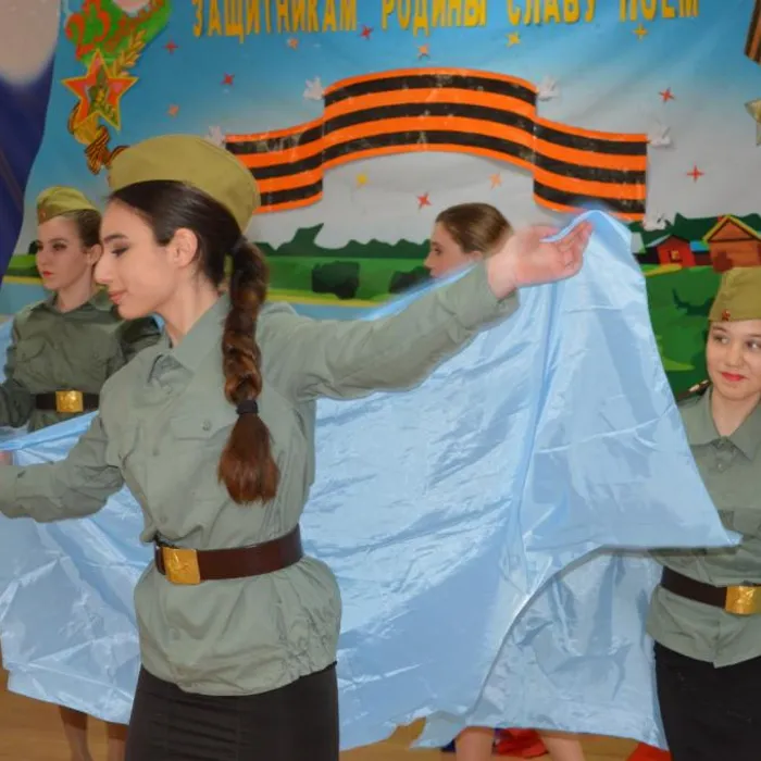 Защитникам Родины - славу поем!