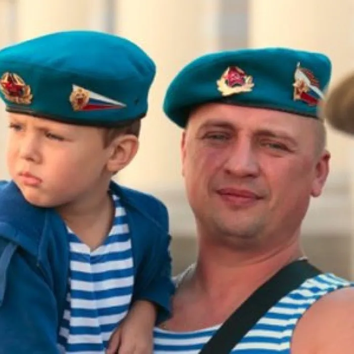 Устный журнал, посвящённый 20-летию подвига воинов-десантников и подвигу российского солдата "Ушла в бессмертие крылатая пехота..."