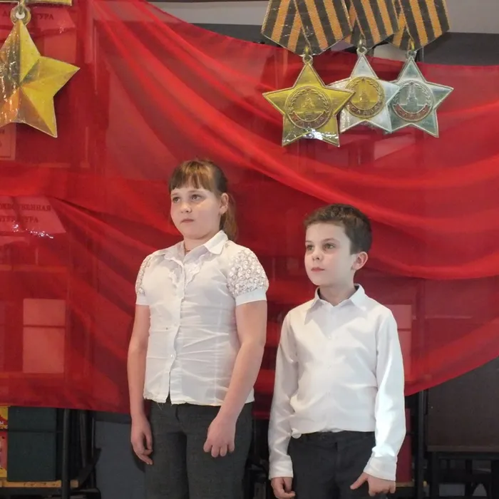 "Мы помним подвиг их большой"